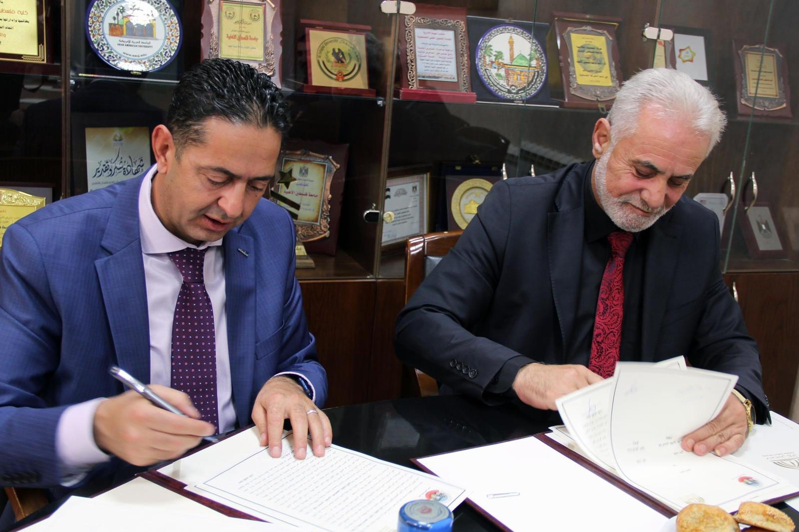 نقابة المحامين توقع مذكرة تفاهم مع جامعة فلسطين الأهلية